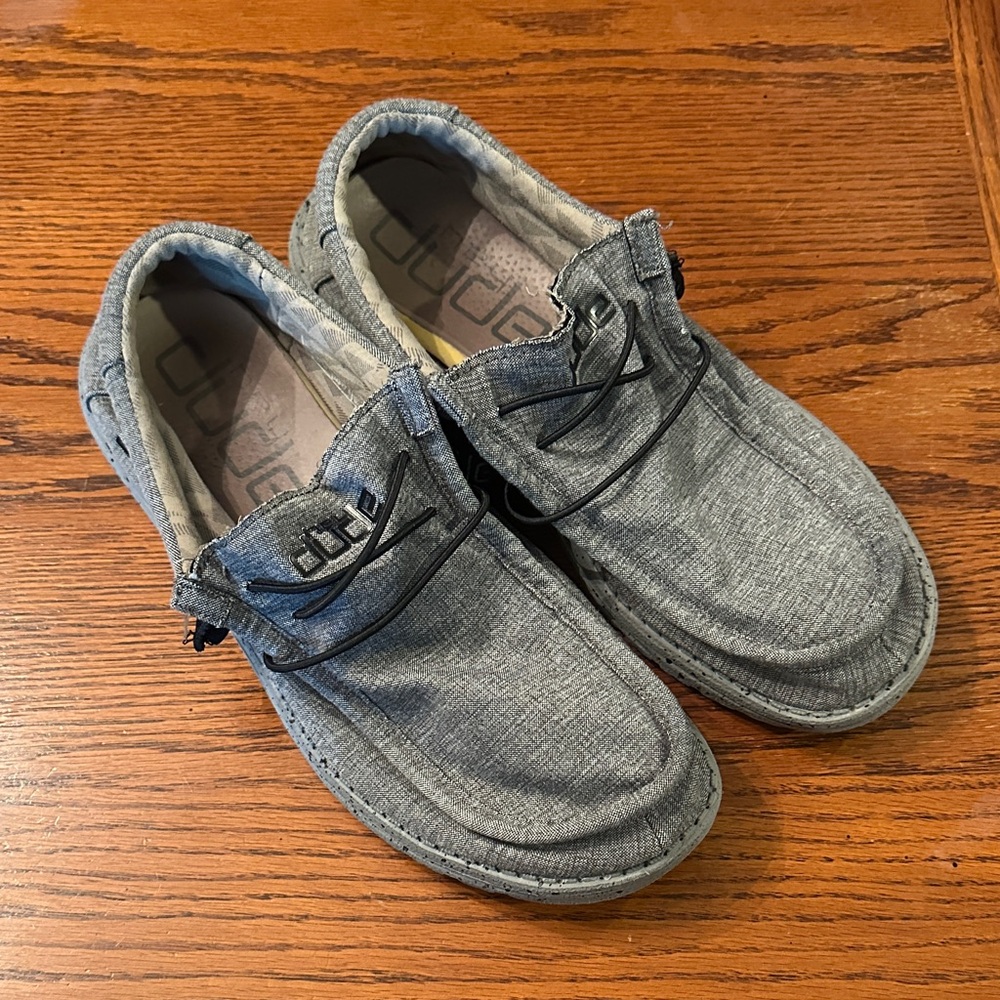 Men’s étude shoes, size 10